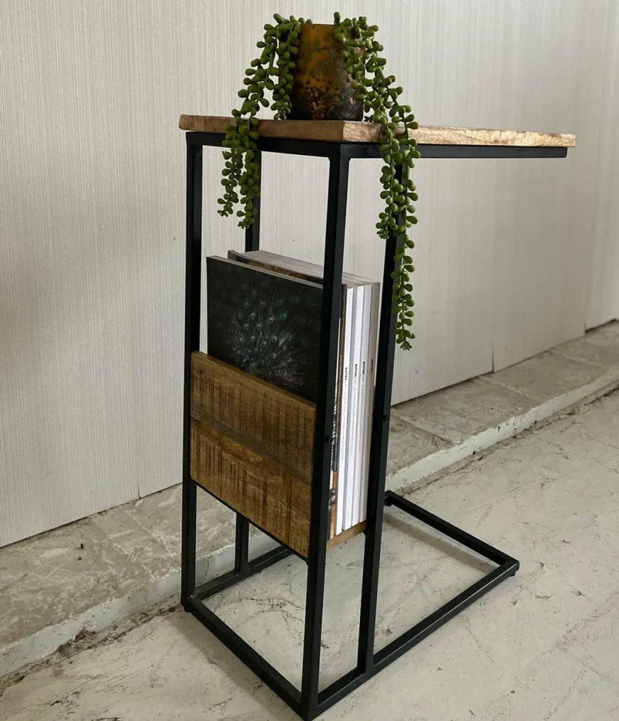 Benoa Bijzettafel industrieel sofa zwart met vak