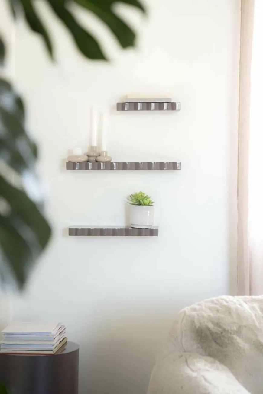 By Boo Wandplank Prinz set van 3- dark taupe