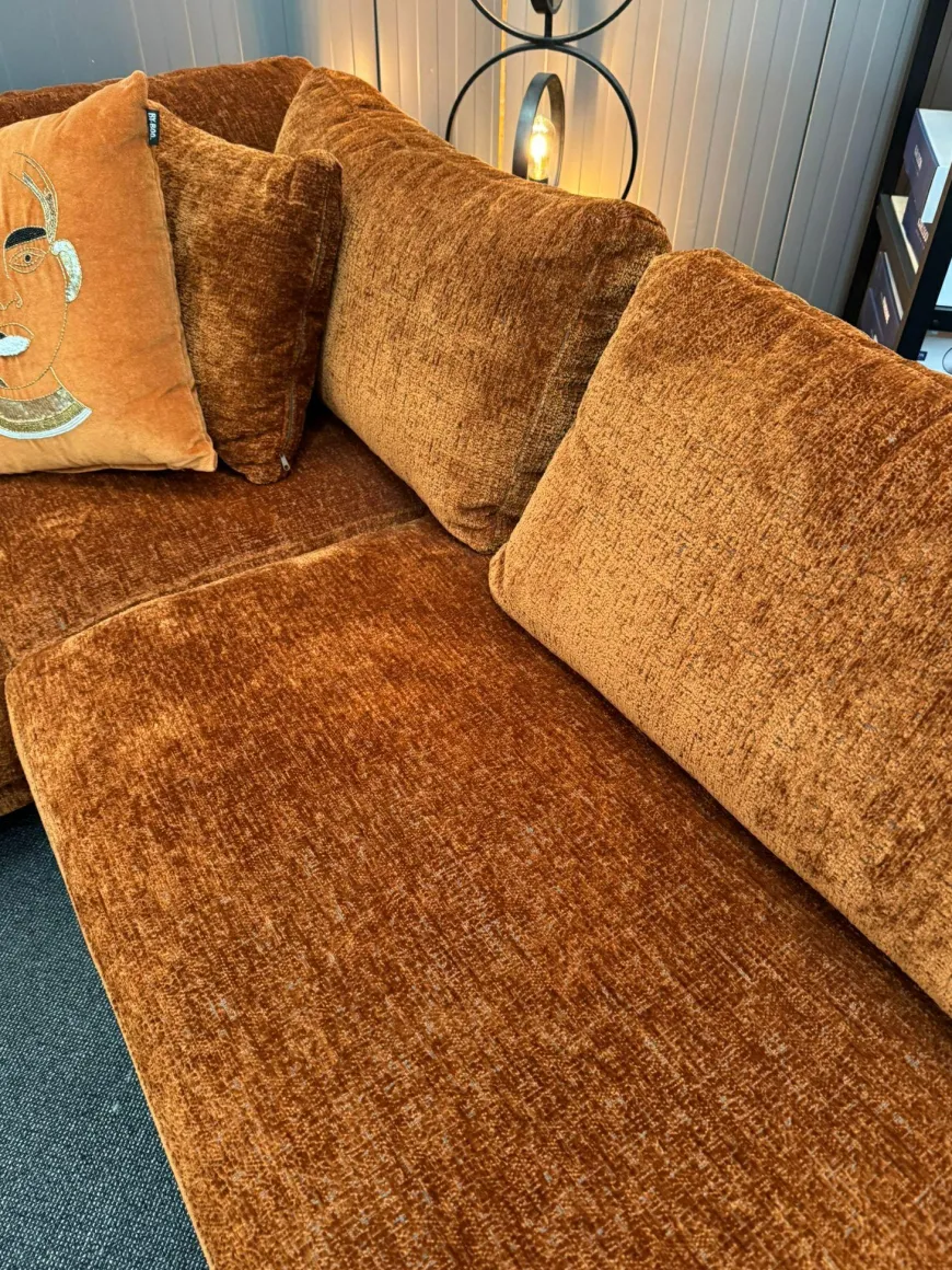 Het Anker Showroommodel Hoekbank Maltese - 2,5 zits arm links - open eiland rechts - Stof Cloud Cognac 28