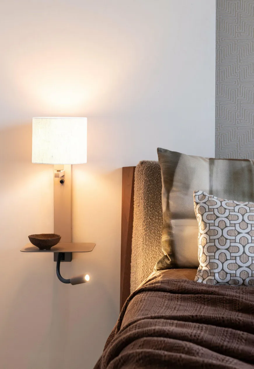 it's about RoMi Wandlamp Florence+leeslamp zand/kap 1815 wit