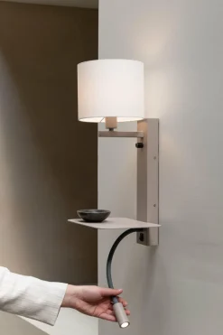it's about RoMi Wandlamp Florence+leeslamp zand/kap 1815 wit