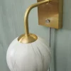 it's about RoMi Wandlamp glas/ijzer Carrara bol wit marmerprint/goud