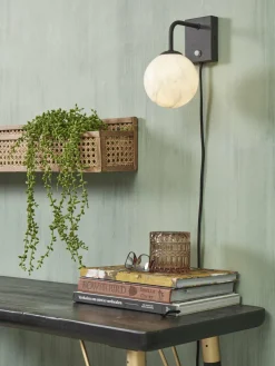 it's about RoMi Wandlamp glas/ijzer Carrara bol wit marmerprint/zwart