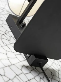 it's about RoMi Wandlamp ijzer Florence E14 met plank+usb incl. dimmer wit