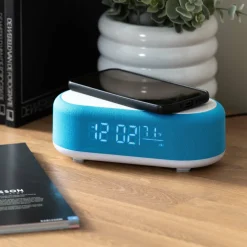 Karlsson Alarmklok Vogue met telefoonoplader en bluetooth helder blauw