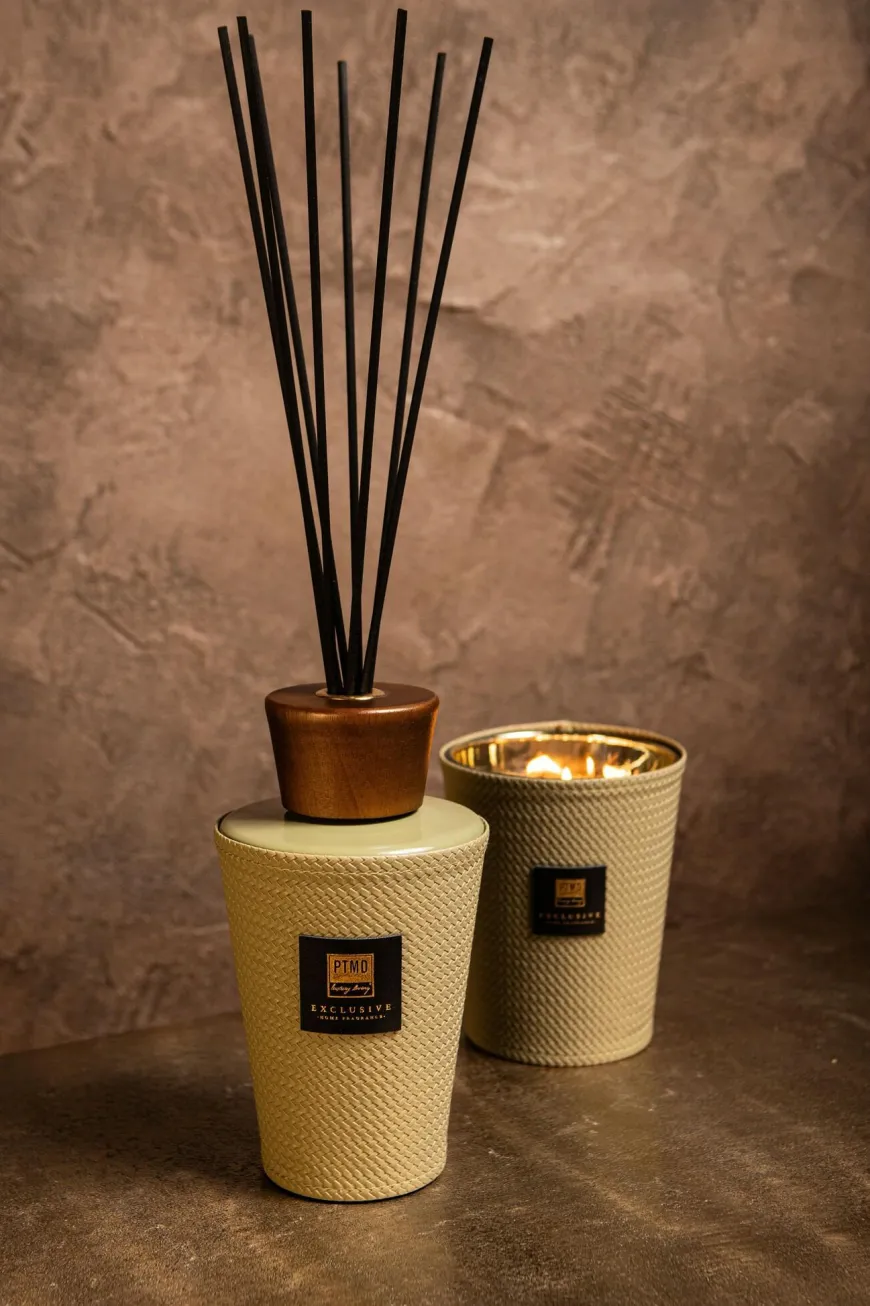 PTMD Luxe geur giftset Exclusieve geurstokjes 1L + geurkaars 900g black forest