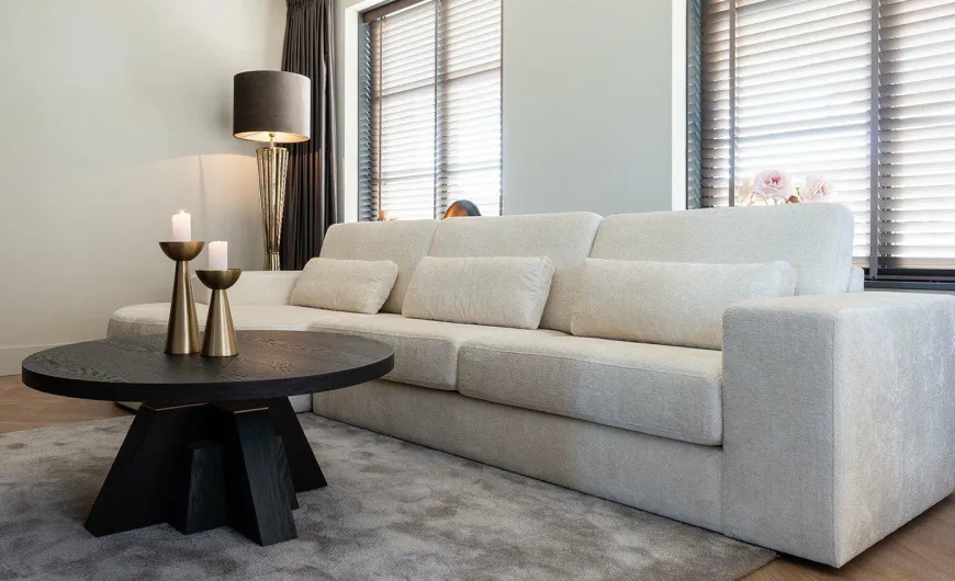 Richmond Interiors Bank Felix 2.5 seats + lounge rechts rond white chenille (Bergen 900 white chenille)