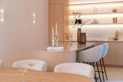 Richmond Interiors Eettafel Fictus Travertine faux Beige