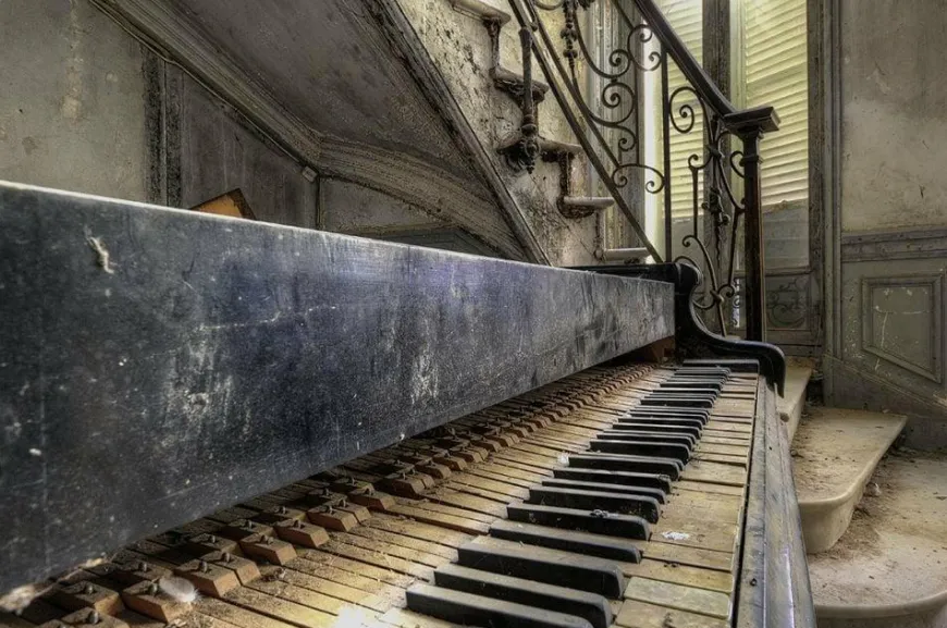 Wandkraft The Abandoned Piano