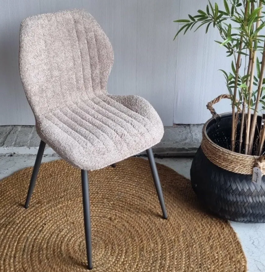 WoonStijl Eetkamerstoel Lende Boucle zandkleur