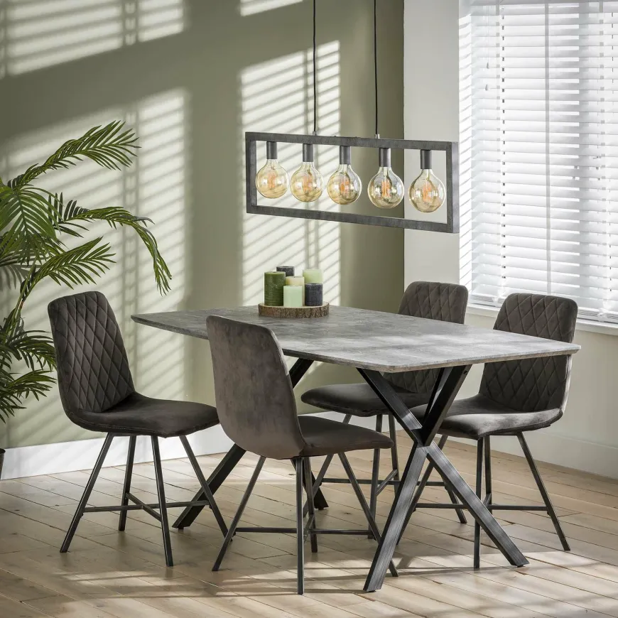 WoonStijl Eetkamertafel 160 ovaal blad zwart gepoedercoat frame / 3D betonlook grijs